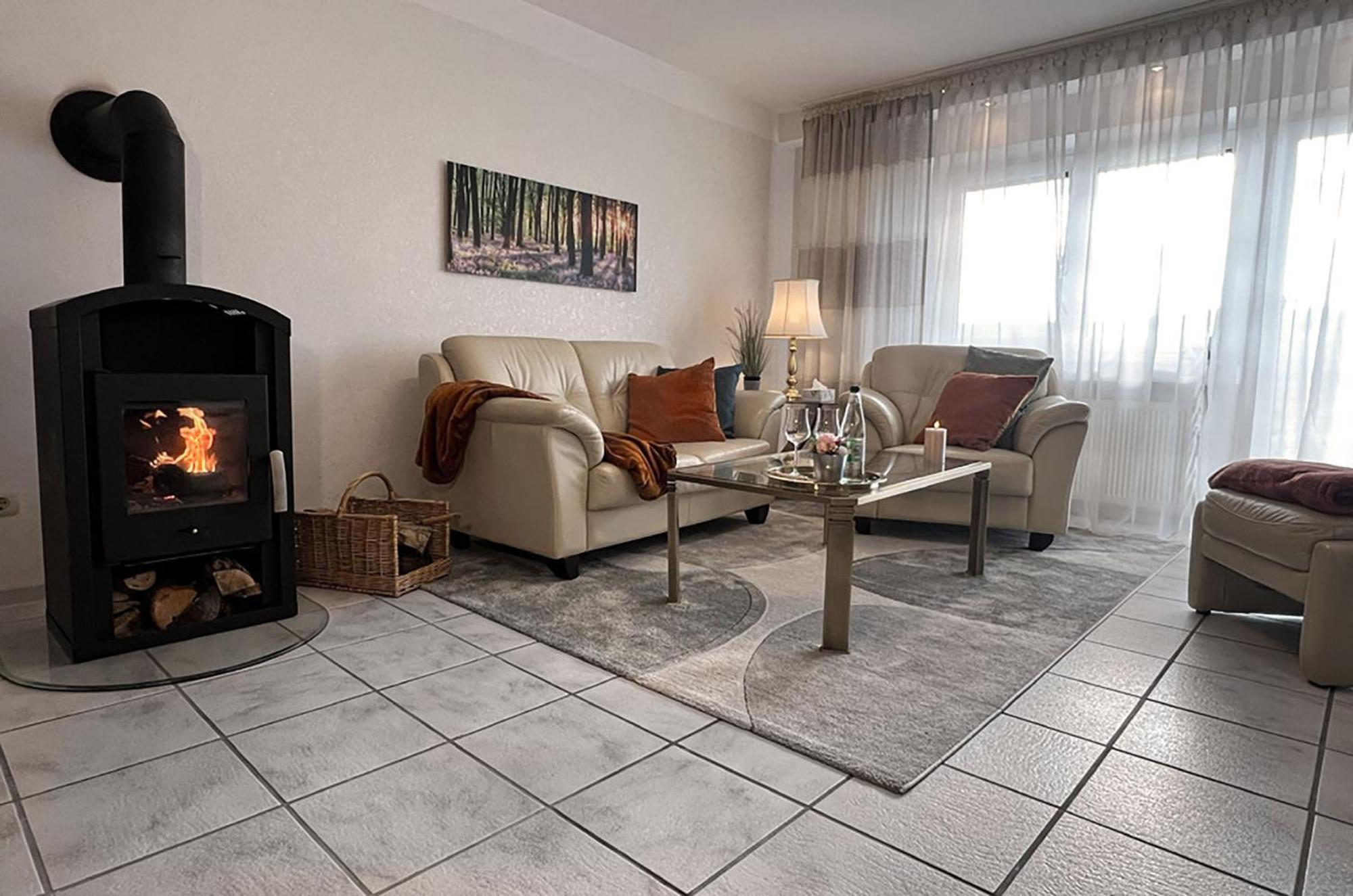 Ferienwohnung Goodtimes Hausen Uber Aar Exterior photo